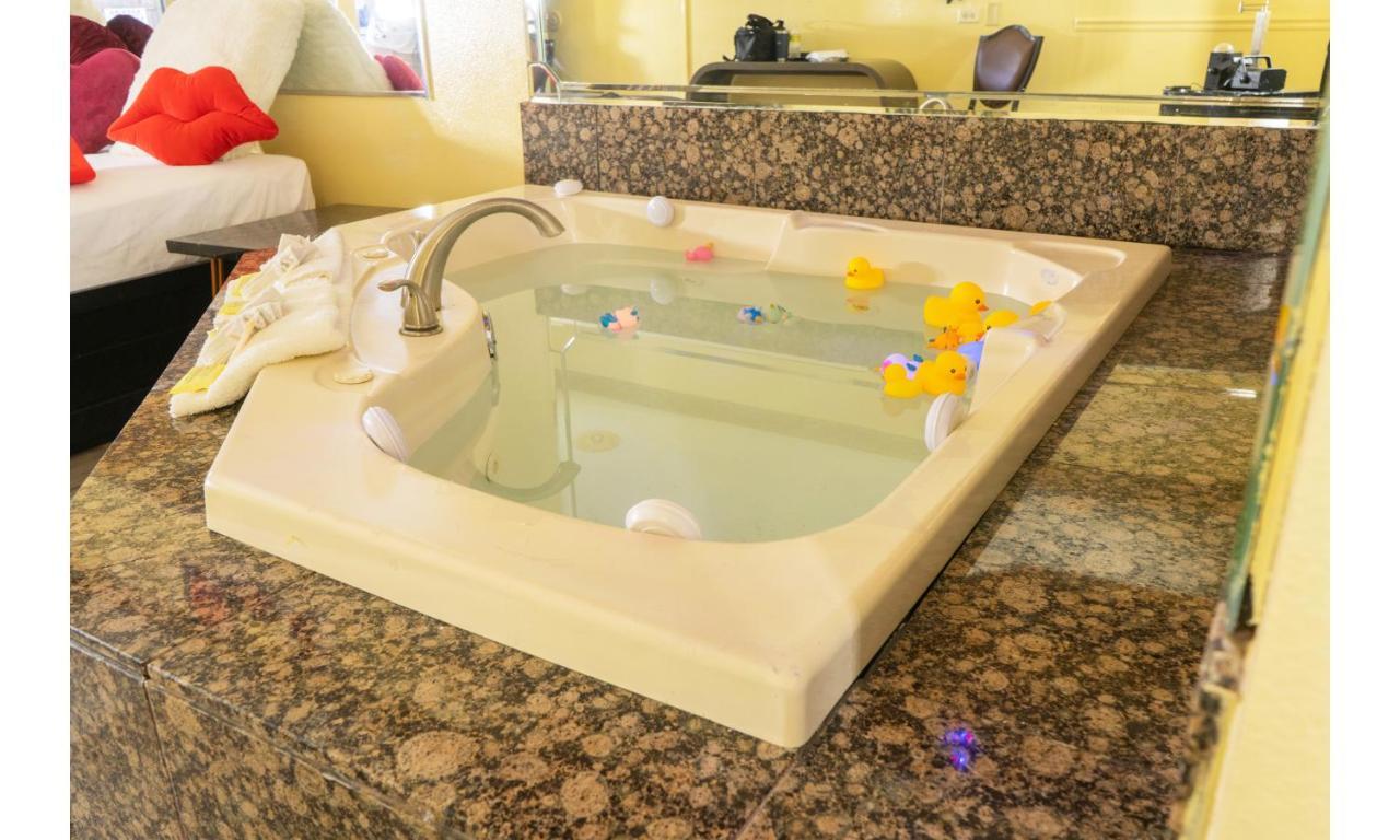 Luxe Romantic Suites Dolton المظهر الخارجي الصورة