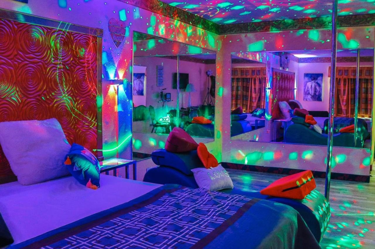 Luxe Romantic Suites Dolton المظهر الخارجي الصورة