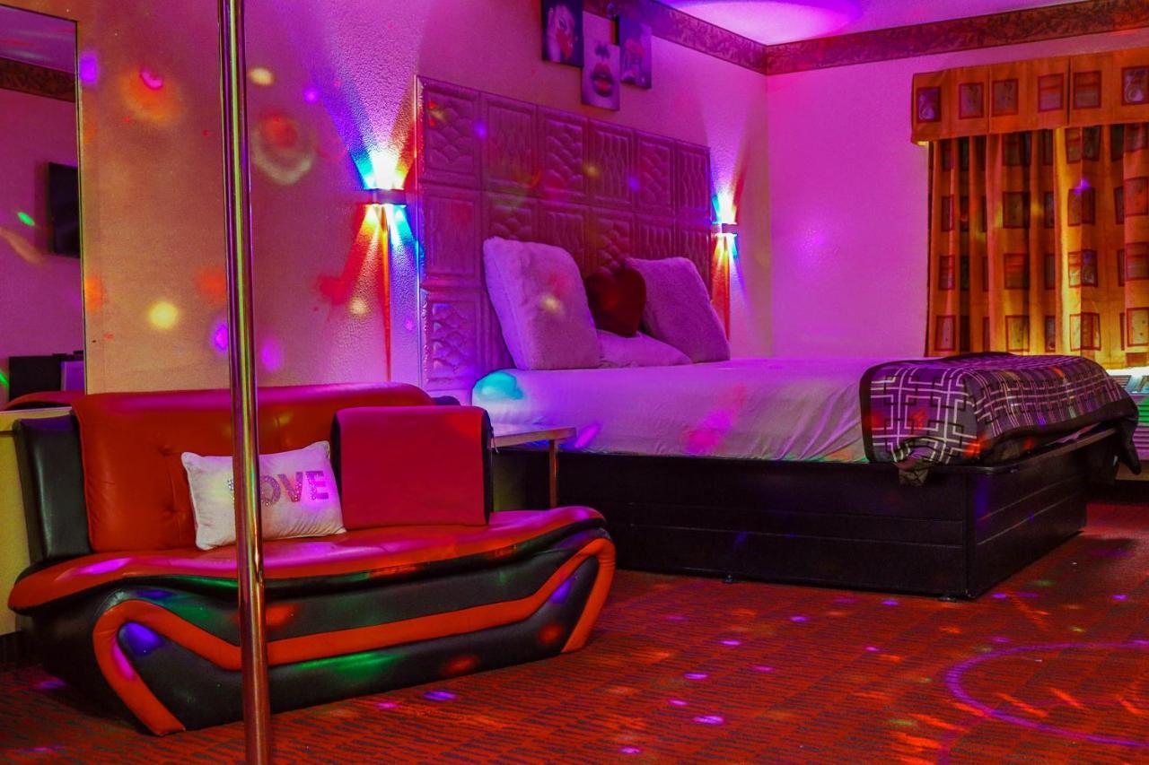 Luxe Romantic Suites Dolton المظهر الخارجي الصورة