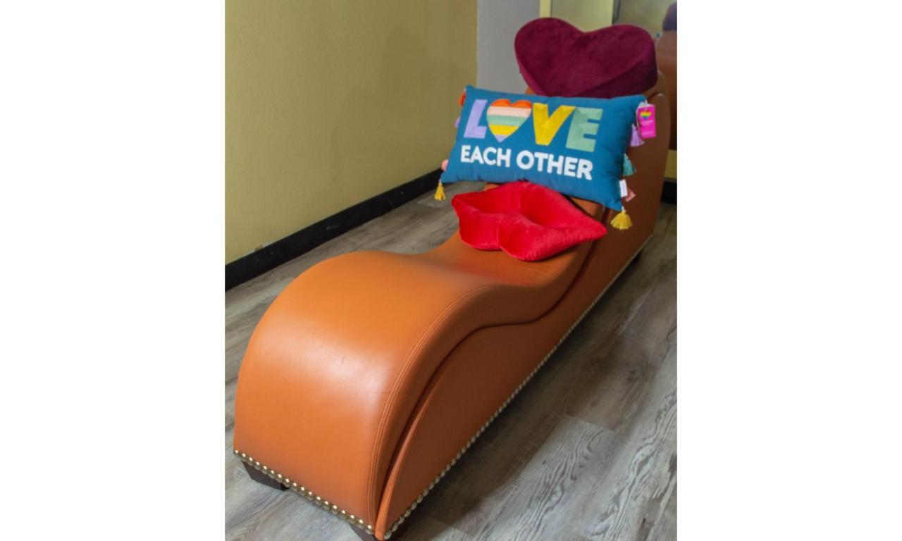 Luxe Romantic Suites Dolton المظهر الخارجي الصورة