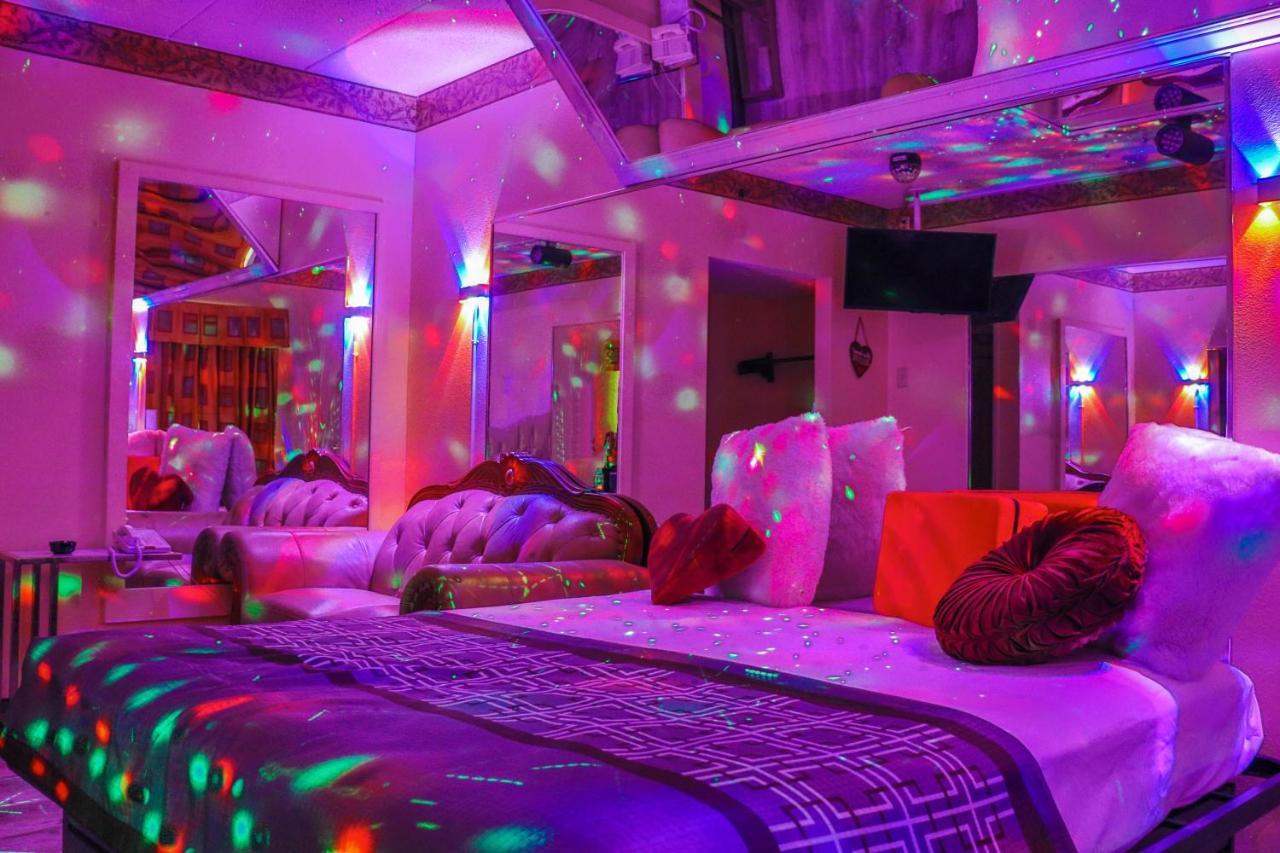 Luxe Romantic Suites Dolton المظهر الخارجي الصورة